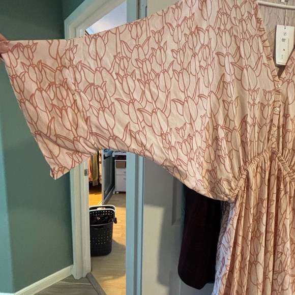 Manaola Kinolau Blush Floral playsuit - Picture 3 of 5